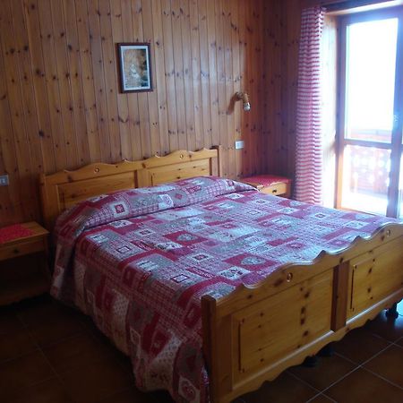 Hotel Alpe Fleurie Champoluc Exterior photo
