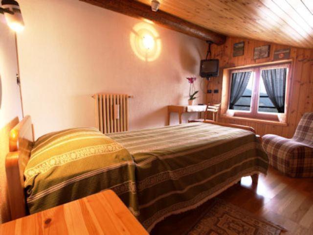 Hotel Alpe Fleurie Champoluc Room photo