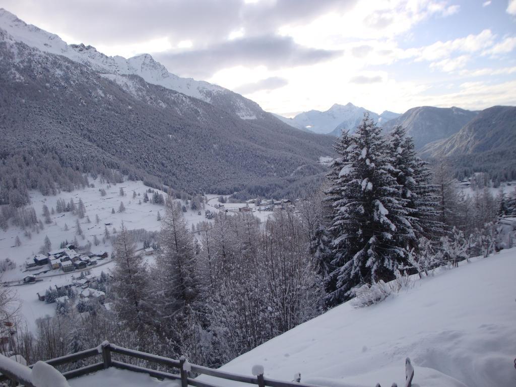 Hotel Alpe Fleurie Champoluc Exterior photo