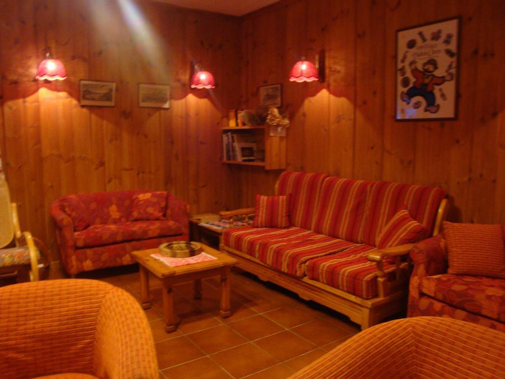 Hotel Alpe Fleurie Champoluc Exterior photo