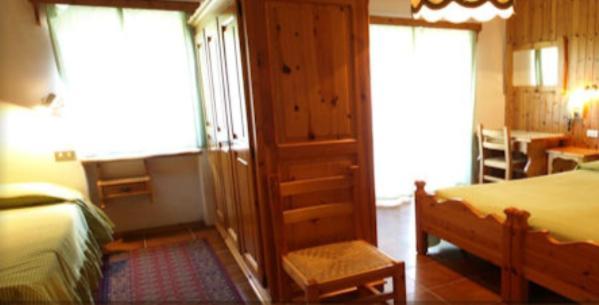 Hotel Alpe Fleurie Champoluc Room photo